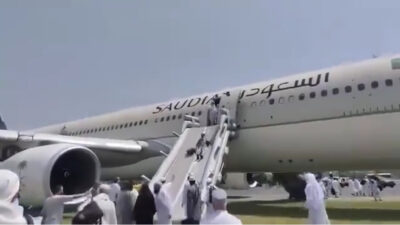 Saudia Havayolları’nın Riyad’tan Peşaver Bacha Khan Havalimanı'na gelen  Airbus