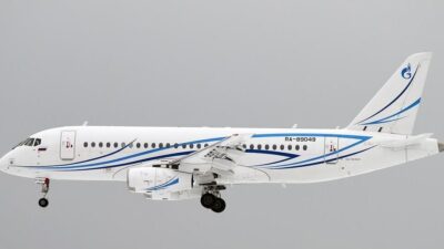 Rusya'da Gazpromavia havayolu şirketine ait uçak düşerken kazada iki pilot