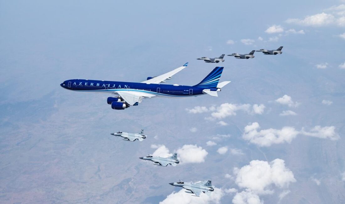 Azerbaycan Cumhurbaşkanı İlham Aliyev'in uçağı Pakistan hava sahasına girdiğinde Pakistan