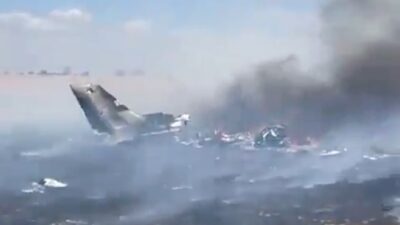 Brezilya'da bir çiftliğe düşen uçakta bulunan 3 kişi, yanarak hayatını
