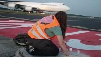 İklim aktivistleri, bu sabah erken saatlerde Köln/Bonn, Stuttgart, Nürnberg ve