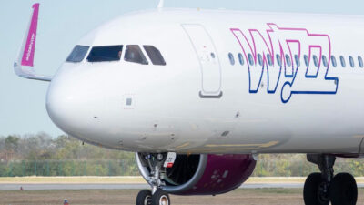 Wizzair’e ait Varşova'dan Güney Kıbrıs'ın Larnaka şehrine giden Airbus 321