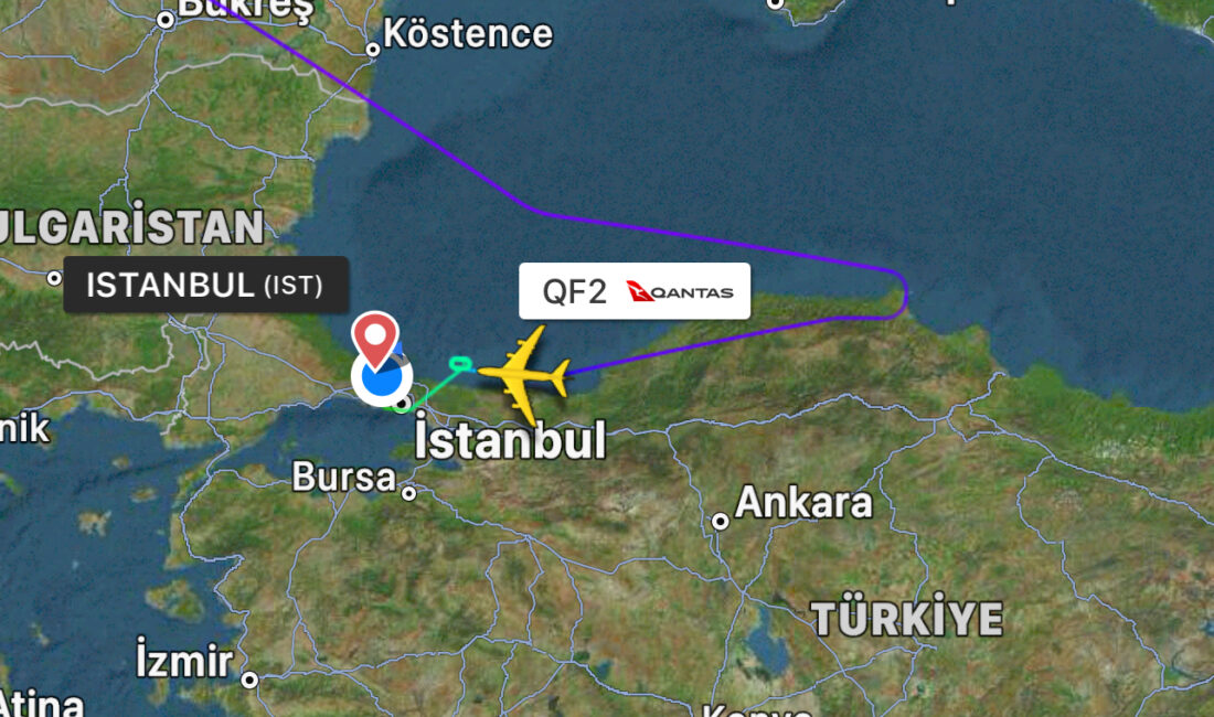 Avustralya’nın Quantas Havayolları’nın Londra-Singapur seferini yapan Airbus 380 tipi dev