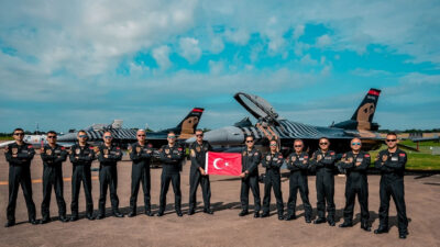 SOLOTÜRK, 30 Ağustos Zafer Bayramı etkinlikleri kapsamında İstanbul'da çevre tanıma