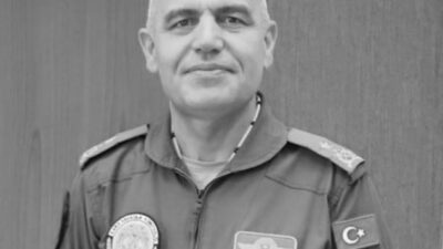 Isparta Keçiborlu ilçe merkezinde Kara Havacılık Okulu'na ait askeri helikopterin