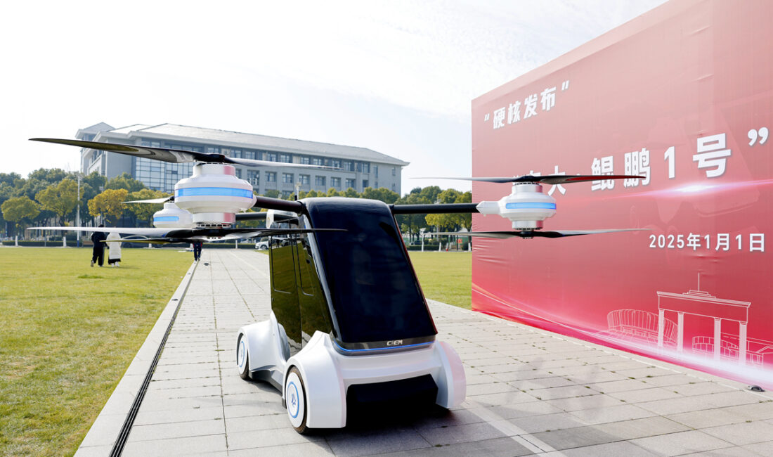 Çin'in ilk dağıtılmış elektrikle çalışan uçan arabası  ‘Kunpeng No.1’