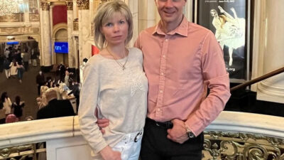 Rus artistik patinajcılar ve antrenörler Yevgenia Şişkova ve Vadim Naumov'un
