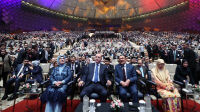 Cumhurbaşkanı Recep Tayyip Erdoğan, Malezya Başbakanı Enver İbrahim ile ortak