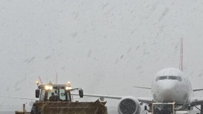İstanbul’da aralıkla etkili olan kar yağışının İstanbul Havalimanı’ndan yapılan uçuşların
