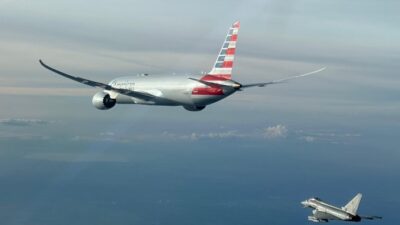 Bomba ihbarı yapılan Amerikan yolcu uçağına İtalyan savaş uçakları böyle