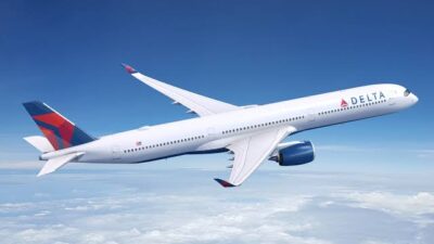 Delta Havayolları yolcusu, siyahi olduğu için uçaktan indirildiğini iddia ederek