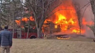 ABD'nin Minnesota eyaletinde bir özel uçak evin üzerine düştü. Kazanın