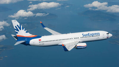 SunExpress’in Amsterdam Ankara uçağı yolcu hastalanınca Sabiha Gökçen’e acil indi
