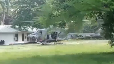 Kolombiya Deniz Kuvvetleri'ne ait Bell 412EP tipi bir helikopter, kalkışta
