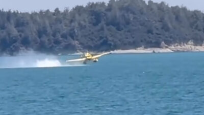 Adana’da yangın söndürme uçağı su alımı yaparken kırıma uğradı