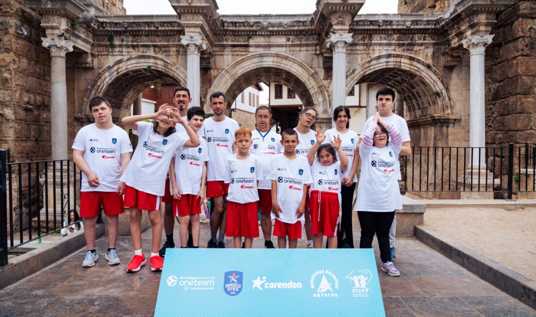 Özel sporculara basketbol eğitimi Anadolu Efes Spor Kulübü, One Team projesi kapsamında Corendon Turizm