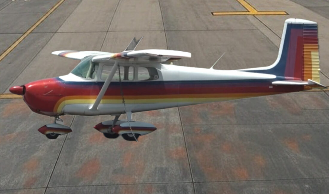 ABD'nin Kaliforniya eyaletinde 1958 model Cessna 172 Skyhawk, bir hafta