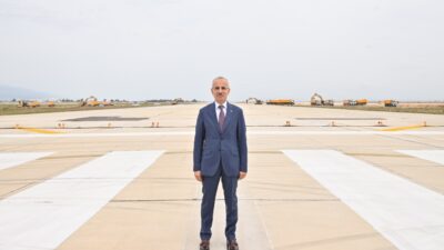 Ulaştırma ve Altyapı Bakanı Abdulkadir Uraloğlu, Hatay Havalimanı’nda yürütülen 1.