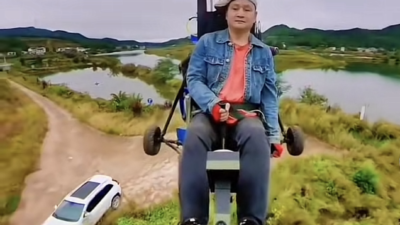 "Tang Airplane" adlı Çinli bir internet fenomeni, özel yapım hava