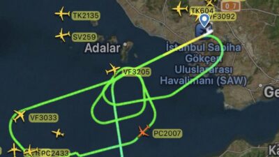 İstanbul Sabiha Gökçen Havalimanı’nda kuşlar bugün hava trafiğini olumsuz etkiledi.