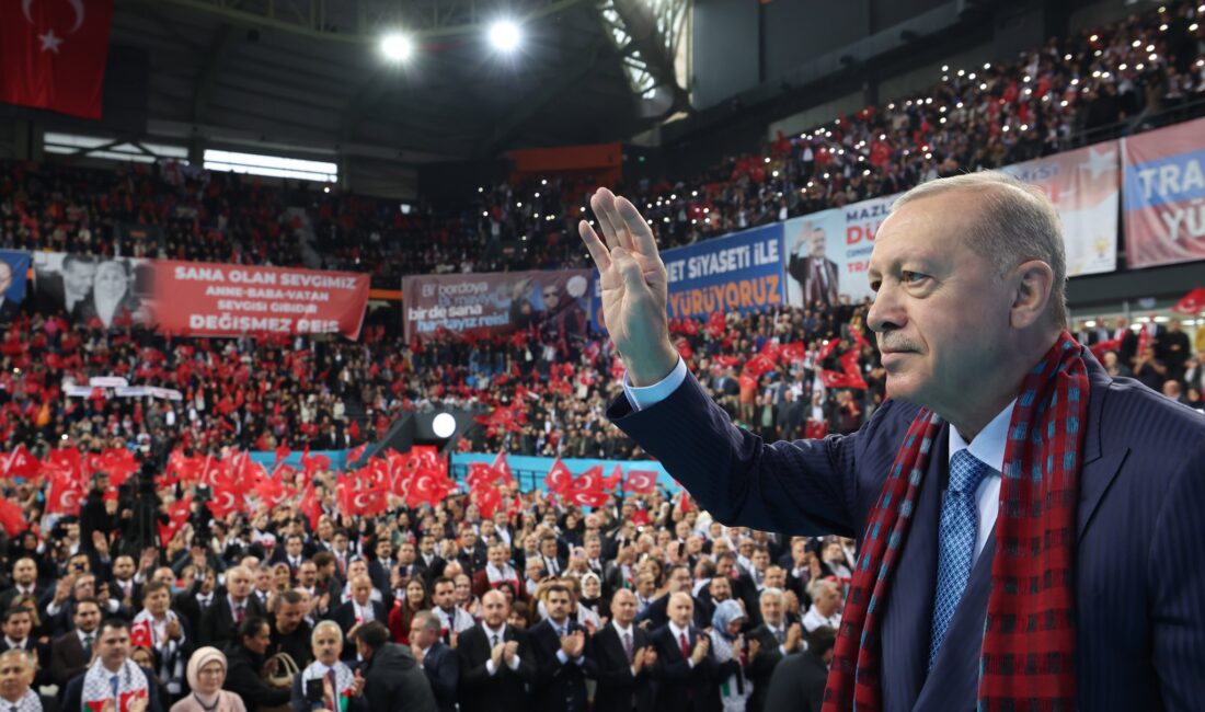 Cumhurbaşkanı Erdoğan’dan Trabzon’a yeni havalimanı müjdesi Cumhurbaşkanı Erdoğan’dan Trabzon’a Yeni Havalimanı Müjdesi: İhalesini Bu Sene Yapıyoruz.