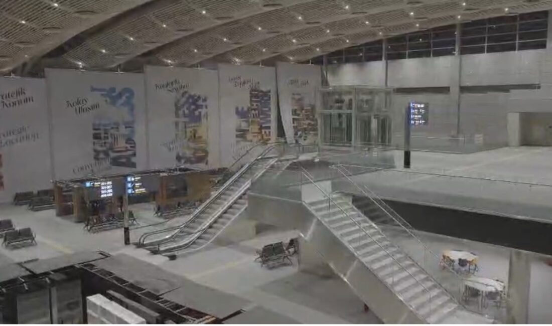 Ulaştırma ve Altyapı Bakanı Abdulkadir Uraloğlu, Sabiha Gökçen Havalimanı 'Terminal