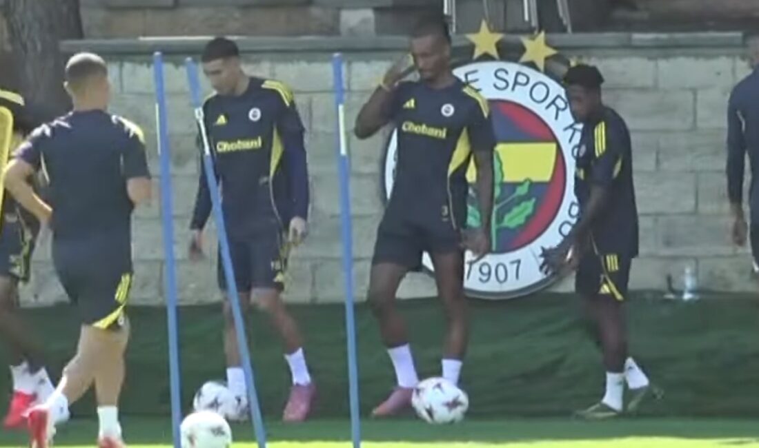 THY, Fenerbahçe’ye sponsor oldu Fenerbahçe, Türk Hava Yolları ile sponsorluk anlaşmasına imza attı. Sarı-lacivertli