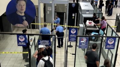 İş insanı Elon Musk, TSA personelinin maaşlarını kendi cebinden ödemeyi