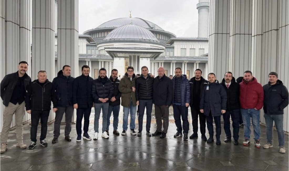 İGA’da bayramlaşma İstanbul Havalimanı işletmecisi İGA’da, Ramazan Bayramı dolayısıyla yöneticiler ve çalışanlar