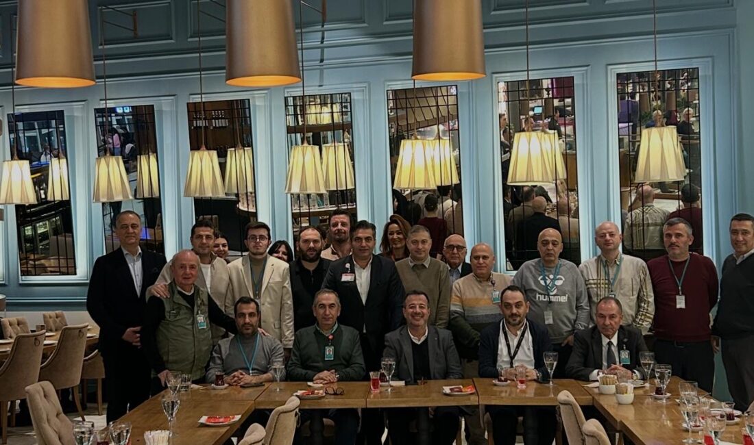 TAV Havalimanları’nın yiyecek-içecek iştiraki BTA’nın CEO’su Baha Bülbül ve yöneticileri,