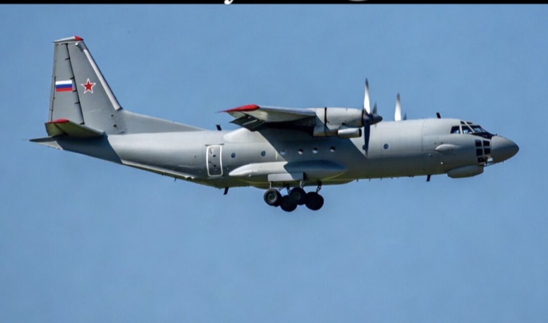 Kırım Yarımadası üzerinde uçuş yapan Rusya’ya ait Antonov An-26 tipi