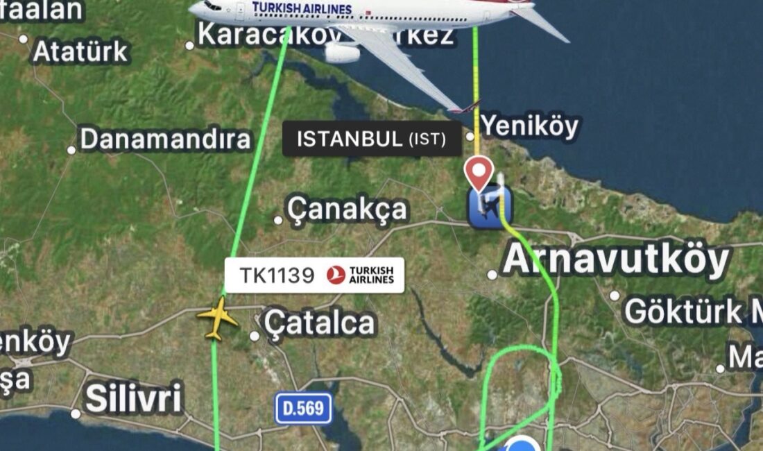 Türk Hava Yolları’nın İstanbul-Tripoli seferini yapan Boeing 737-9F2 tipi uçağı