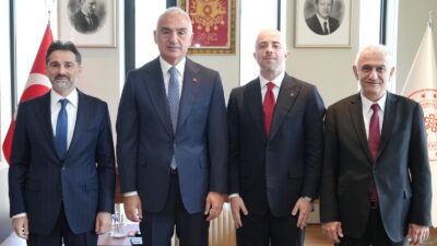 Kültür ve Turizm Bakanı Mehmet Nuri Ersoy, Türk Hava Yolları’nın