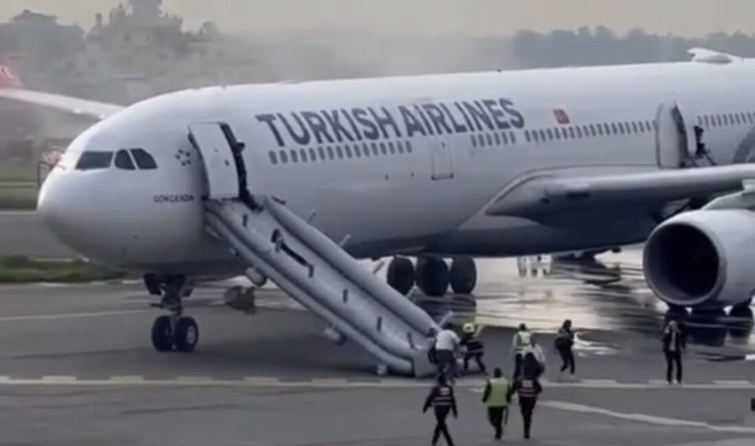 THY Uçağının Katmandu’da İniş Takımlarında Duman Görülmesi Üzerine Yolcular Slide
