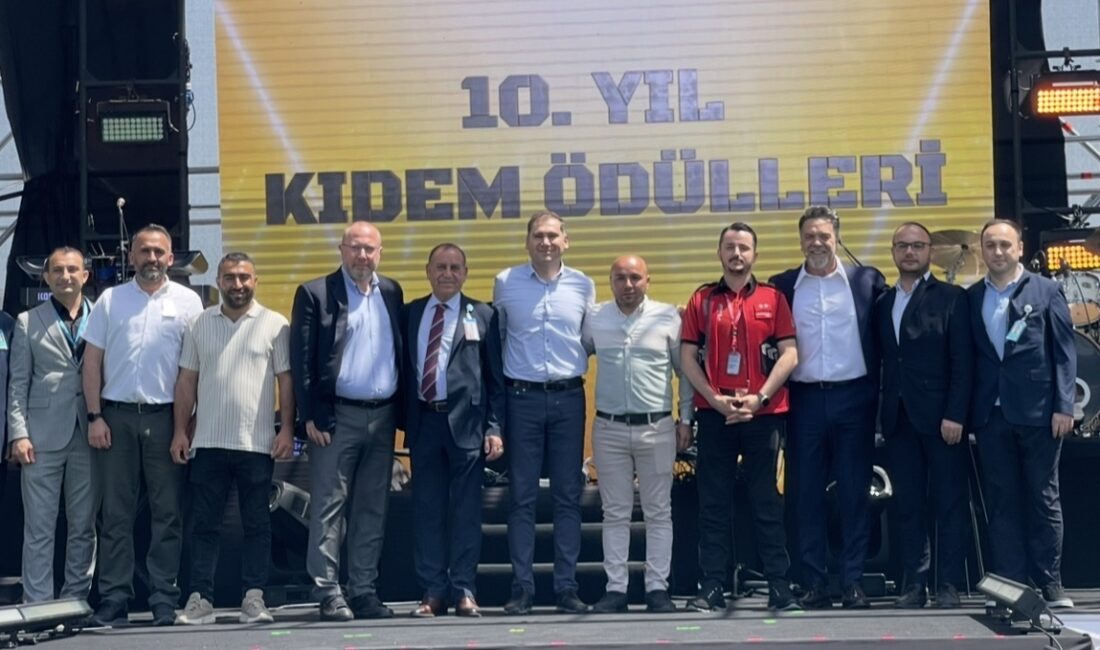 İGA’dan Çalışanlarına ‘Beyaz’lı Şenlik İGA İstanbul Havalimanı, binlerce çalışanını bir araya getiren geleneksel “Skywalkers”