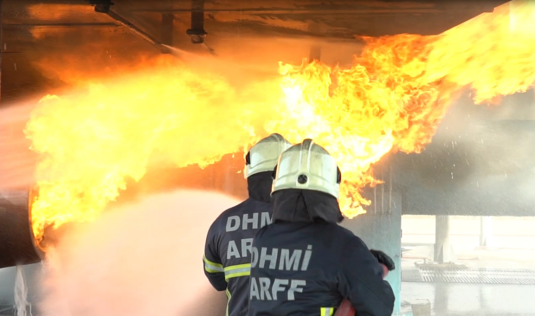 DHMİ ARFF Ekipleri 2025’te Yoğun Mesai Yaptı Devlet Hava Meydanları İşletmesi (DHMİ) tarafından işletilen havalimanlarında görev yapan
