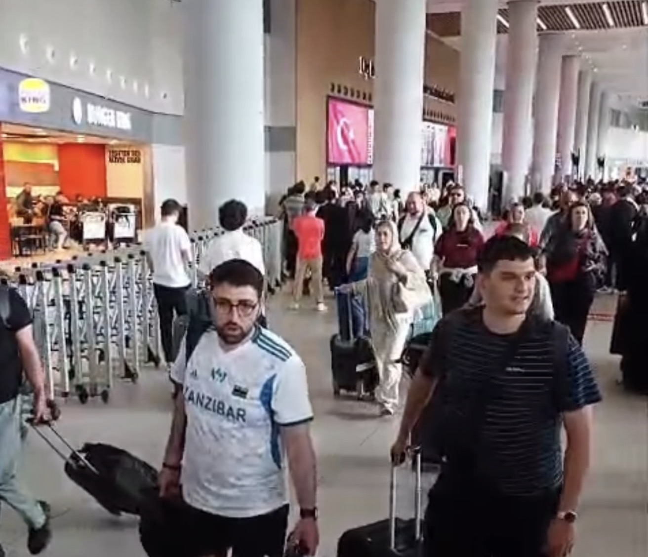 Akın Akın Geliyorlar! İstanbul Havalimanı’nda Büyük Rekor:1748 Seferde 289 Bin