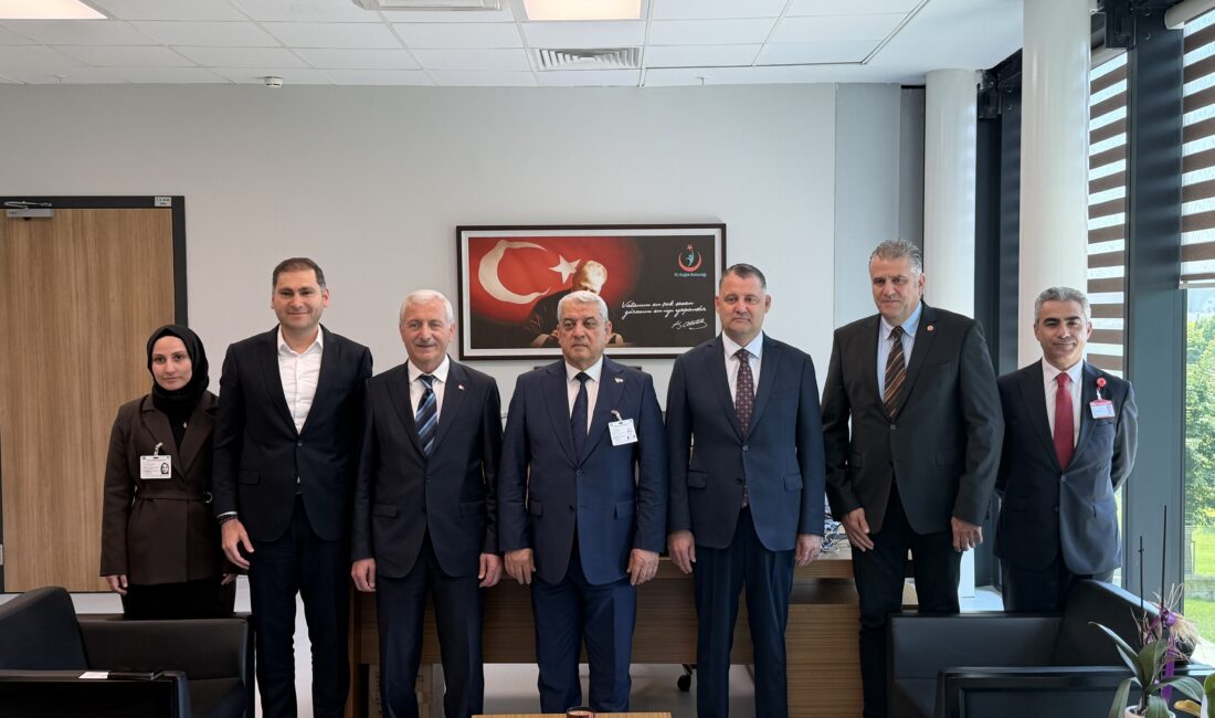 Tacikistan Heyetine İstanbul Havalimanı’nda Sağlık Brifingi Tacikistan Heyetine İstanbul Havalimanı’nda Sağlık Brifingi: Halk Sağlığı Acil Durum