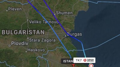 THY’nin İstanbul Washington Uçağı Çocuk Bir Yolcu Rahatsızlanınca Tıbbi Acil