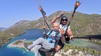 Gökyüzünün en yaşlı yolcusu: 94 yaşındaki Yakup dede yamaç paraşütü